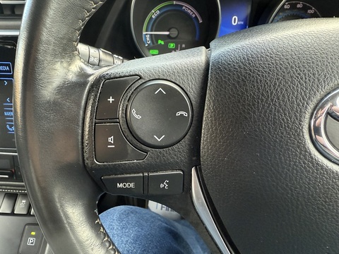 1.8 VVT-h Design Hatchback 5dr Petrol Hybrid CVT Euro 6 (s/s) (136 ps)