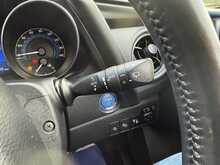 Toyota Auris 1.8 VVT-h Design Hatchback 5dr Petrol Hybrid CVT Euro 6 (s/s) (136 ps) 