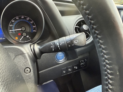 1.8 VVT-h Design Hatchback 5dr Petrol Hybrid CVT Euro 6 (s/s) (136 ps)