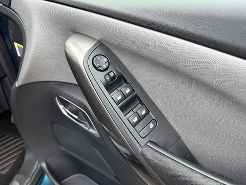 1.2 PureTech Flair Plus MPV 5dr Petrol EAT8 Euro 6 (s/s) (130 ps)