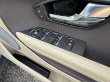 Land Rover Range Rover Evoque 2.2 SD4 Pure SUV 5dr Diesel Auto 4WD Euro 5 (190 ps) 