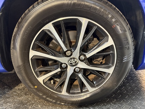 1.5 VVT-i Icon Tech Hatchback 5dr Petrol Manual Euro 6 (111 ps)