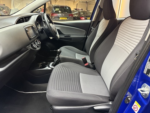 1.5 VVT-i Icon Tech Hatchback 5dr Petrol Manual Euro 6 (111 ps)