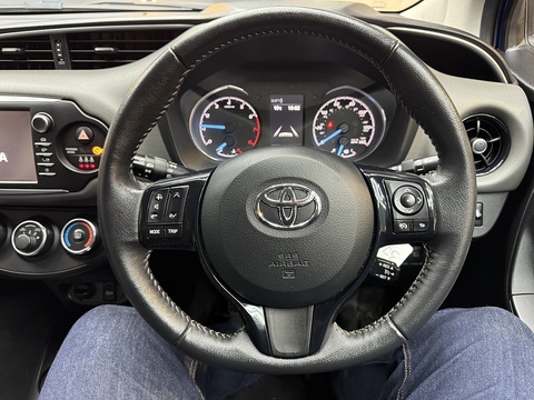 1.5 VVT-i Icon Tech Hatchback 5dr Petrol Manual Euro 6 (111 ps)