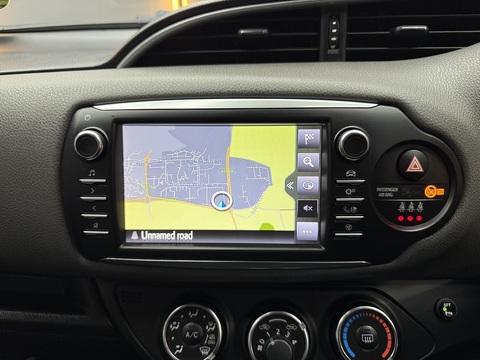 1.5 VVT-i Icon Tech Hatchback 5dr Petrol Manual Euro 6 (111 ps)