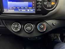 Toyota Yaris 1.5 VVT-i Icon Tech Hatchback 5dr Petrol Manual Euro 6 (111 ps) 