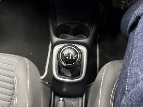 1.5 VVT-i Icon Tech Hatchback 5dr Petrol Manual Euro 6 (111 ps)