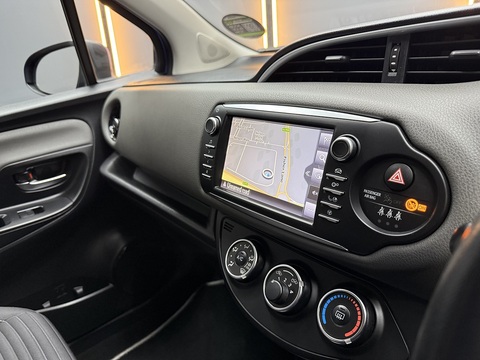 1.5 VVT-i Icon Tech Hatchback 5dr Petrol Manual Euro 6 (111 ps)