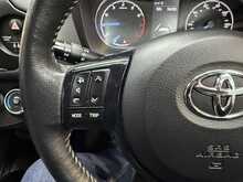 Toyota Yaris 1.5 VVT-i Icon Tech Hatchback 5dr Petrol Manual Euro 6 (111 ps) 