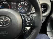 Toyota Yaris 1.5 VVT-i Icon Tech Hatchback 5dr Petrol Manual Euro 6 (111 ps) 