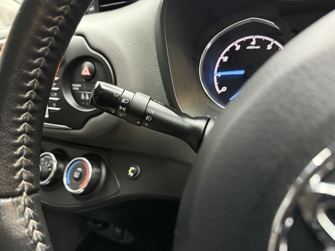 1.5 VVT-i Icon Tech Hatchback 5dr Petrol Manual Euro 6 (111 ps)