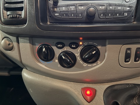 2.0 dCi LL29 Sport Panel Van 3dr Diesel Manual L3 H1 (198 g/km, 115 bhp)