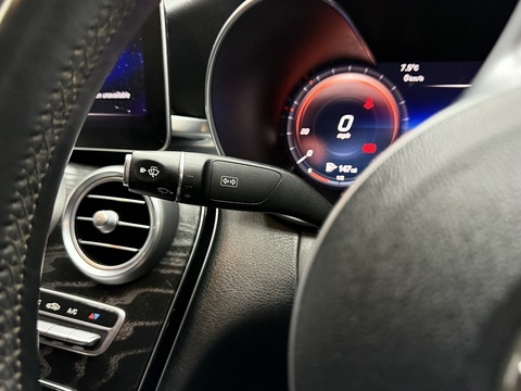 1.6 C200d AMG Line Saloon 4dr Diesel G-Tronic+ Euro 6 (s/s) (160 ps)