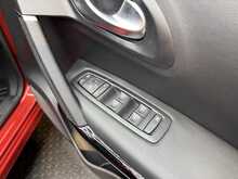 Renault Kadjar 1.3 TCe Iconic SUV 5dr Petrol Manual Euro 6 (s/s) (140 ps) 