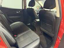 Renault Kadjar 1.3 TCe Iconic SUV 5dr Petrol Manual Euro 6 (s/s) (140 ps) 