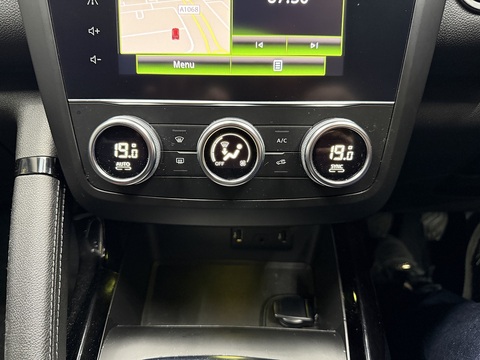 1.3 TCe Iconic SUV 5dr Petrol Manual Euro 6 (s/s) (140 ps)