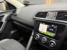 Renault Kadjar 1.3 TCe Iconic SUV 5dr Petrol Manual Euro 6 (s/s) (140 ps) 