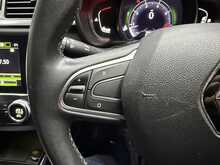 Renault Kadjar 1.3 TCe Iconic SUV 5dr Petrol Manual Euro 6 (s/s) (140 ps) 