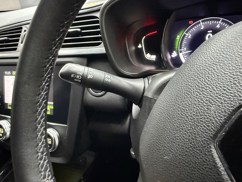 1.3 TCe Iconic SUV 5dr Petrol Manual Euro 6 (s/s) (140 ps)