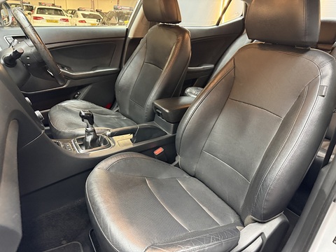 1.7 CRDi EcoDynamics 2 Saloon 4dr Diesel Manual Euro 5 (s/s) (134 bhp)