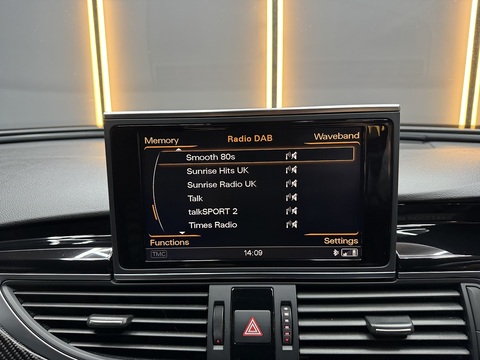 4.0 TFSI V8 Estate 5dr Petrol Tiptronic quattro Euro 5 (s/s) (560 ps)