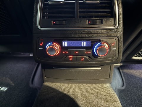 4.0 TFSI V8 Estate 5dr Petrol Tiptronic quattro Euro 5 (s/s) (560 ps)