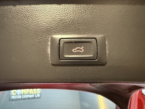 4.0 TFSI V8 Estate 5dr Petrol Tiptronic quattro Euro 5 (s/s) (560 ps)