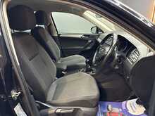 Volkswagen Tiguan 2.0 TDI SE Navigation SUV 5dr Diesel Manual Euro 6 (s/s) (150 ps) 