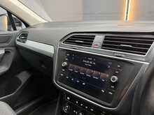Volkswagen Tiguan 2.0 TDI SE Navigation SUV 5dr Diesel Manual Euro 6 (s/s) (150 ps) 