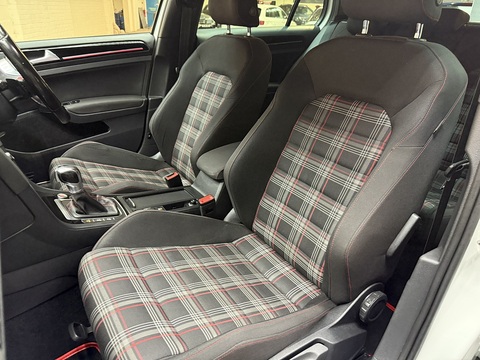 2.0 TSI BlueMotion Tech GTI Hatchback 5dr Petrol DSG Euro 6 (s/s) (220 ps)