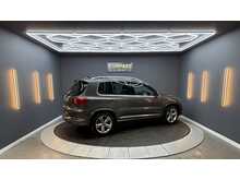 Volkswagen Tiguan 2.0 TDI BlueMotion Tech R-Line SUV 5dr Diesel Manual 4WD Euro 5 (s/s) (170 ps) 