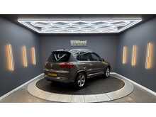 Volkswagen Tiguan 2.0 TDI BlueMotion Tech R-Line SUV 5dr Diesel Manual 4WD Euro 5 (s/s) (170 ps) 