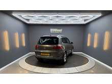 Volkswagen Tiguan 2.0 TDI BlueMotion Tech R-Line SUV 5dr Diesel Manual 4WD Euro 5 (s/s) (170 ps) 