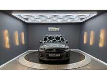 Volkswagen Tiguan 2.0 TDI BlueMotion Tech R-Line SUV 5dr Diesel Manual 4WD Euro 5 (s/s) (170 ps) 