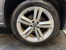 Volkswagen Tiguan 2.0 TDI BlueMotion Tech R-Line SUV 5dr Diesel Manual 4WD Euro 5 (s/s) (170 ps) 