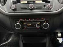 Volkswagen Tiguan 2.0 TDI BlueMotion Tech R-Line SUV 5dr Diesel Manual 4WD Euro 5 (s/s) (170 ps) 