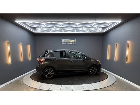 1.5 VVT-i Icon Tech Hatchback 5dr Petrol CVT Euro 6 (111 ps)