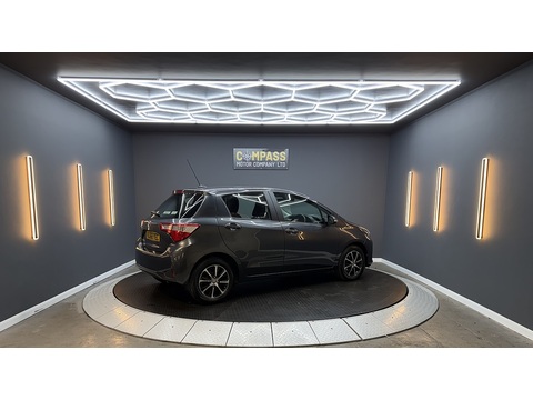 1.5 VVT-i Icon Tech Hatchback 5dr Petrol CVT Euro 6 (111 ps)