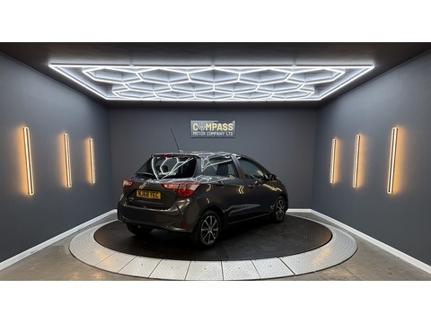 1.5 VVT-i Icon Tech Hatchback 5dr Petrol CVT Euro 6 (111 ps)
