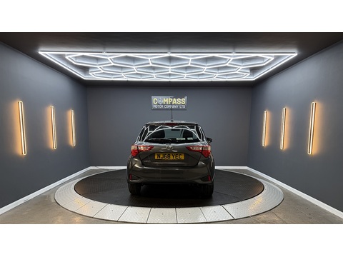 1.5 VVT-i Icon Tech Hatchback 5dr Petrol CVT Euro 6 (111 ps)