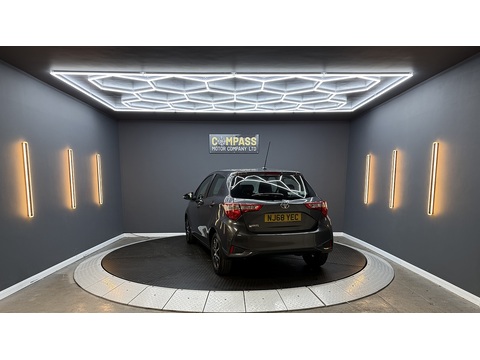 1.5 VVT-i Icon Tech Hatchback 5dr Petrol CVT Euro 6 (111 ps)