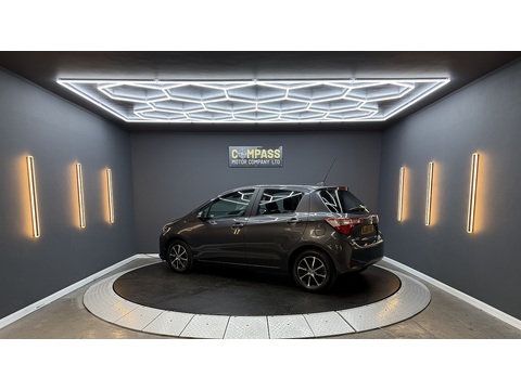 1.5 VVT-i Icon Tech Hatchback 5dr Petrol CVT Euro 6 (111 ps)