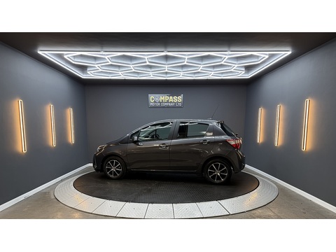 1.5 VVT-i Icon Tech Hatchback 5dr Petrol CVT Euro 6 (111 ps)