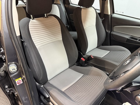 1.5 VVT-i Icon Tech Hatchback 5dr Petrol CVT Euro 6 (111 ps)
