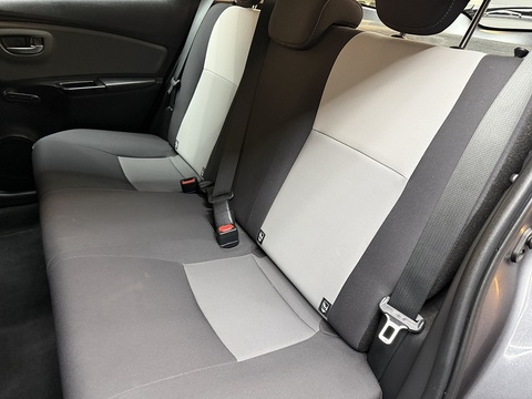 1.5 VVT-i Icon Tech Hatchback 5dr Petrol CVT Euro 6 (111 ps)