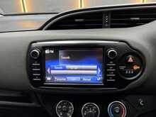 Toyota Yaris 1.5 VVT-i Icon Tech Hatchback 5dr Petrol CVT Euro 6 (111 ps) 