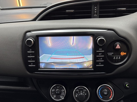 1.5 VVT-i Icon Tech Hatchback 5dr Petrol CVT Euro 6 (111 ps)