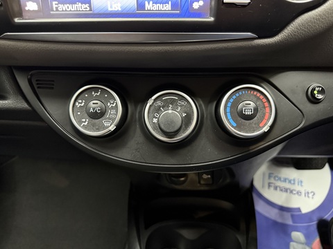 1.5 VVT-i Icon Tech Hatchback 5dr Petrol CVT Euro 6 (111 ps)