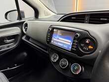 Toyota Yaris 1.5 VVT-i Icon Tech Hatchback 5dr Petrol CVT Euro 6 (111 ps) 