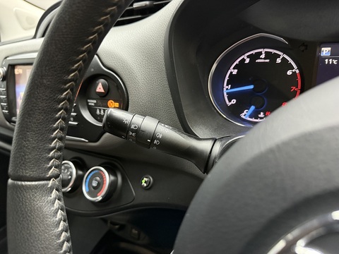 1.5 VVT-i Icon Tech Hatchback 5dr Petrol CVT Euro 6 (111 ps)